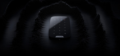 Система безпеки Ajax KeyPad Plus (Бездротова сенсорна клавіатура з підтримкою безконтактних карток та брелоків) 